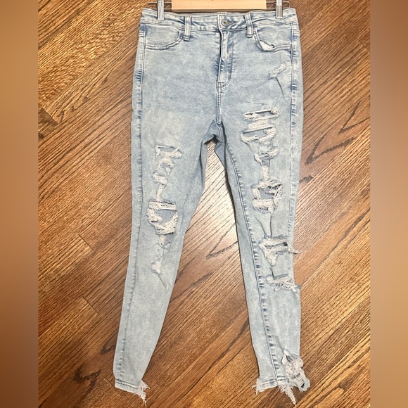 American Eagle Distressed Light Blue Jeans - Picture 1 of 4